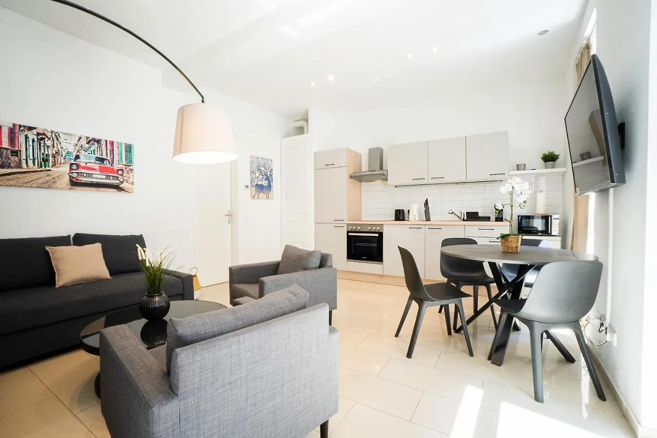 Chic Newly-Renovated Apartment Steps From Subway In Vienna'S Hernals District