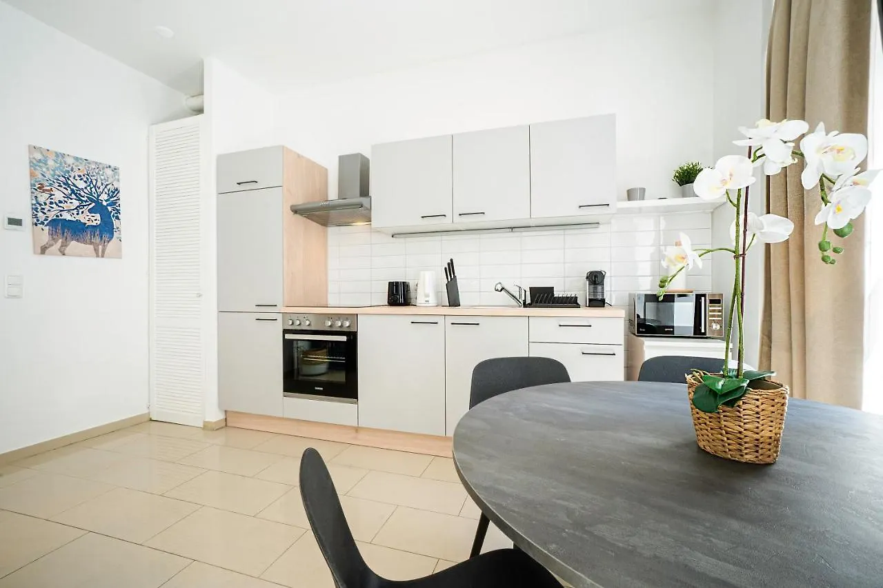 Chic Newly-Renovated Apartment Steps From Subway In Vienna'S Hernals District Autriche