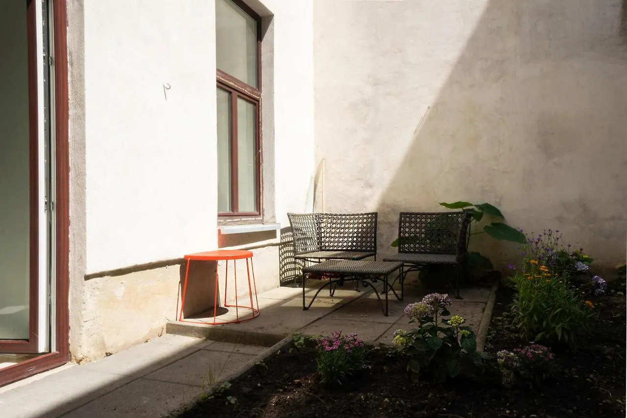 Chic Newly-Renovated Apartment Steps From Subway In Vienna'S Hernals District Autriche